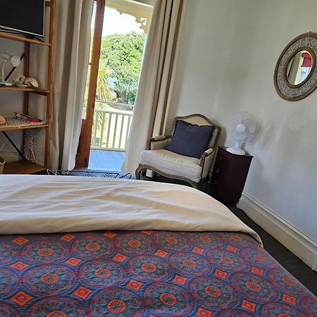 Brony'S Beachfront-Short And Long Term Stays Porirua Bagian luar foto