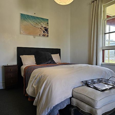 Brony'S Beachfront-Short And Long Term Stays Porirua Bagian luar foto