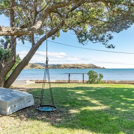 Brony'S Beachfront-Short And Long Term Stays Porirua Bagian luar foto