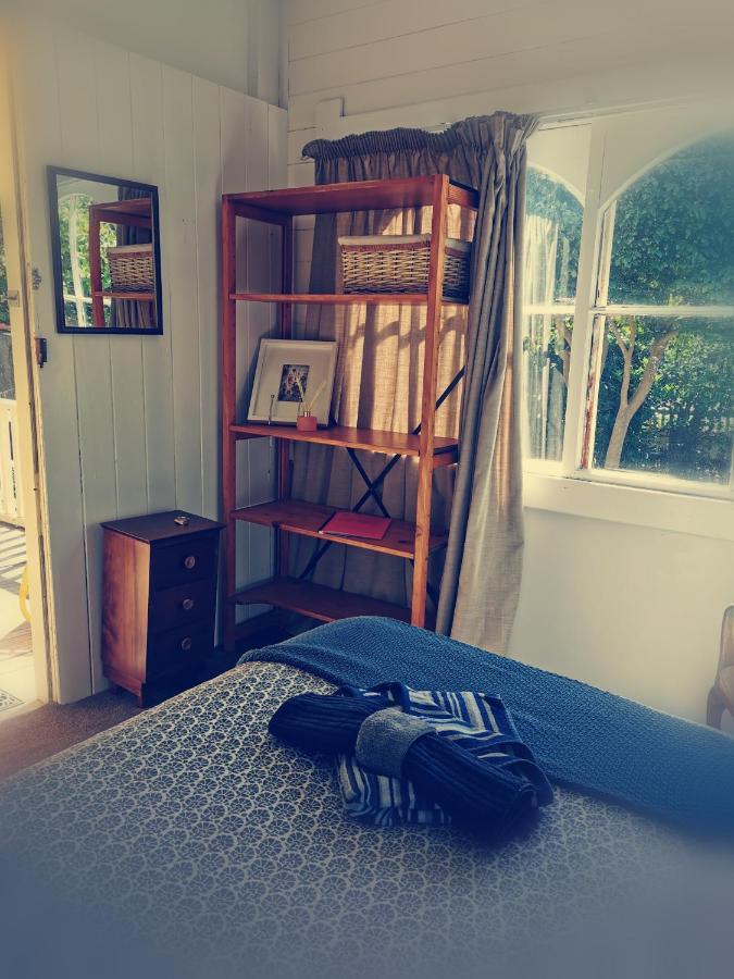 Brony'S Beachfront-Short And Long Term Stays Porirua Bagian luar foto