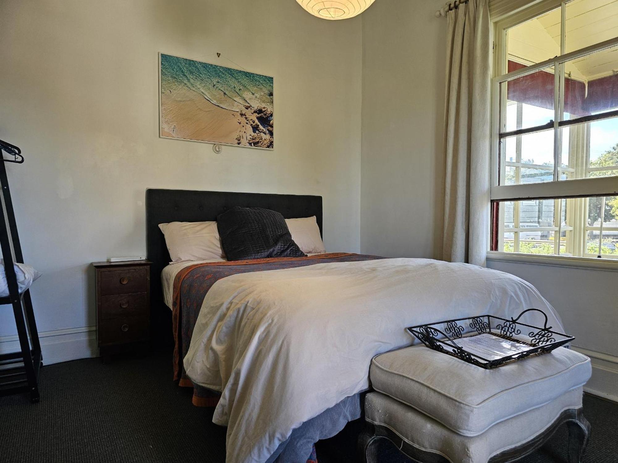 Brony'S Beachfront-Short And Long Term Stays Porirua Bagian luar foto