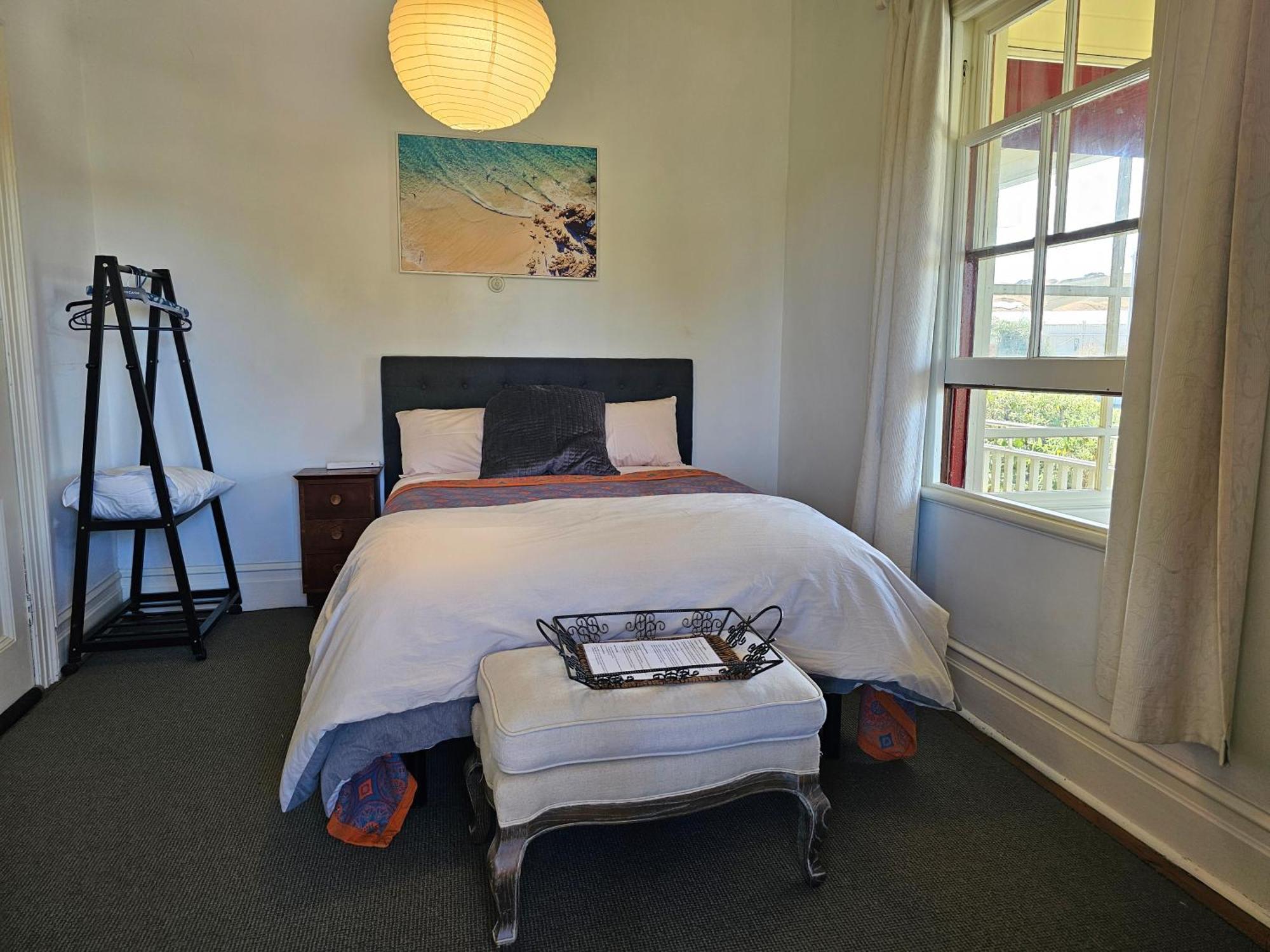 Brony'S Beachfront-Short And Long Term Stays Porirua Bagian luar foto