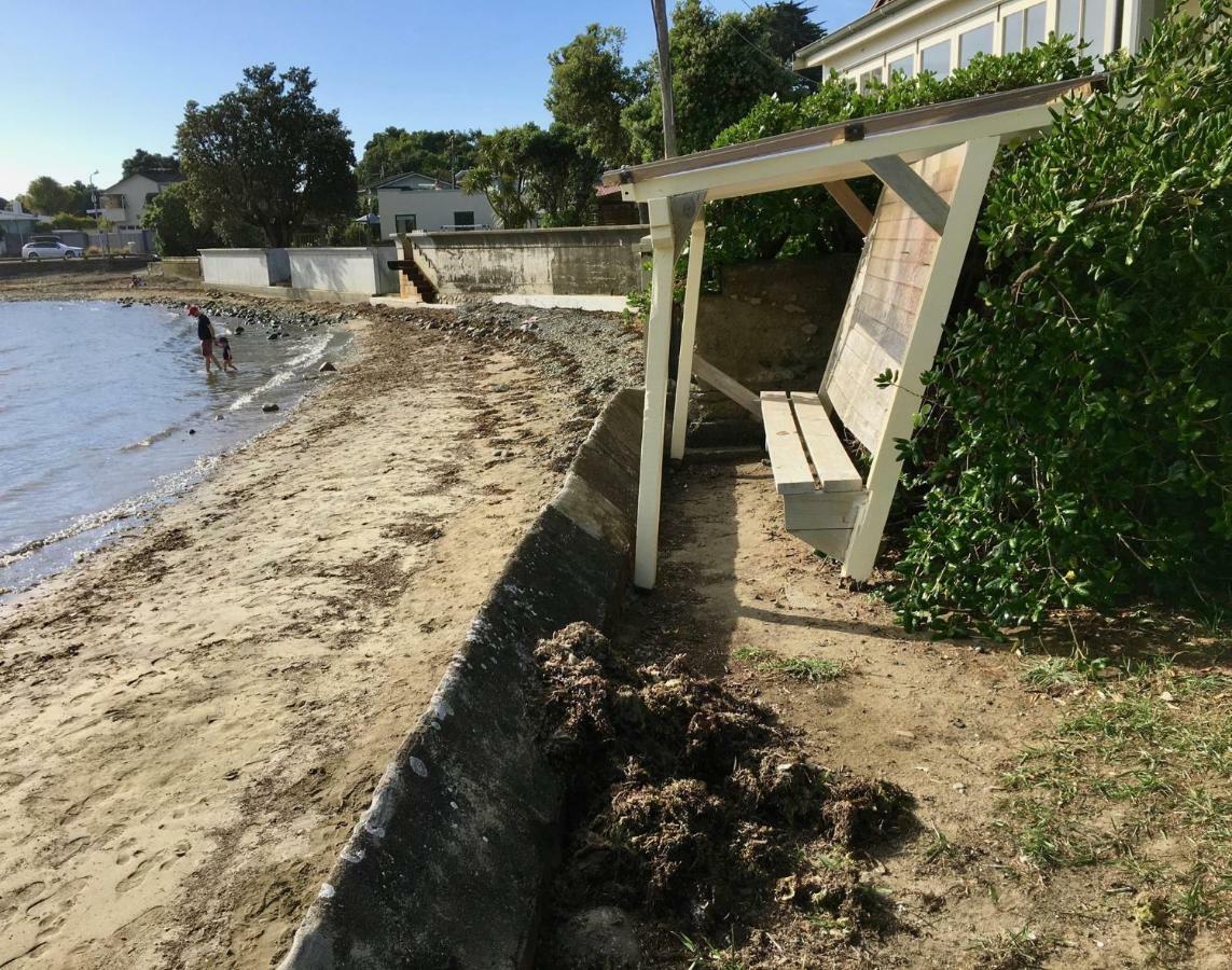 Brony'S Beachfront-Short And Long Term Stays Porirua Bagian luar foto