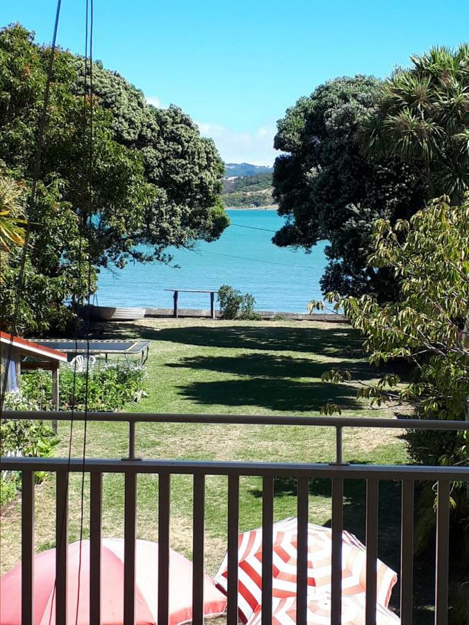 Brony'S Beachfront-Short And Long Term Stays Porirua Bagian luar foto