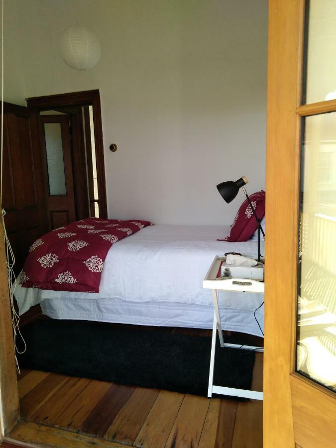 Brony'S Beachfront-Short And Long Term Stays Porirua Bagian luar foto