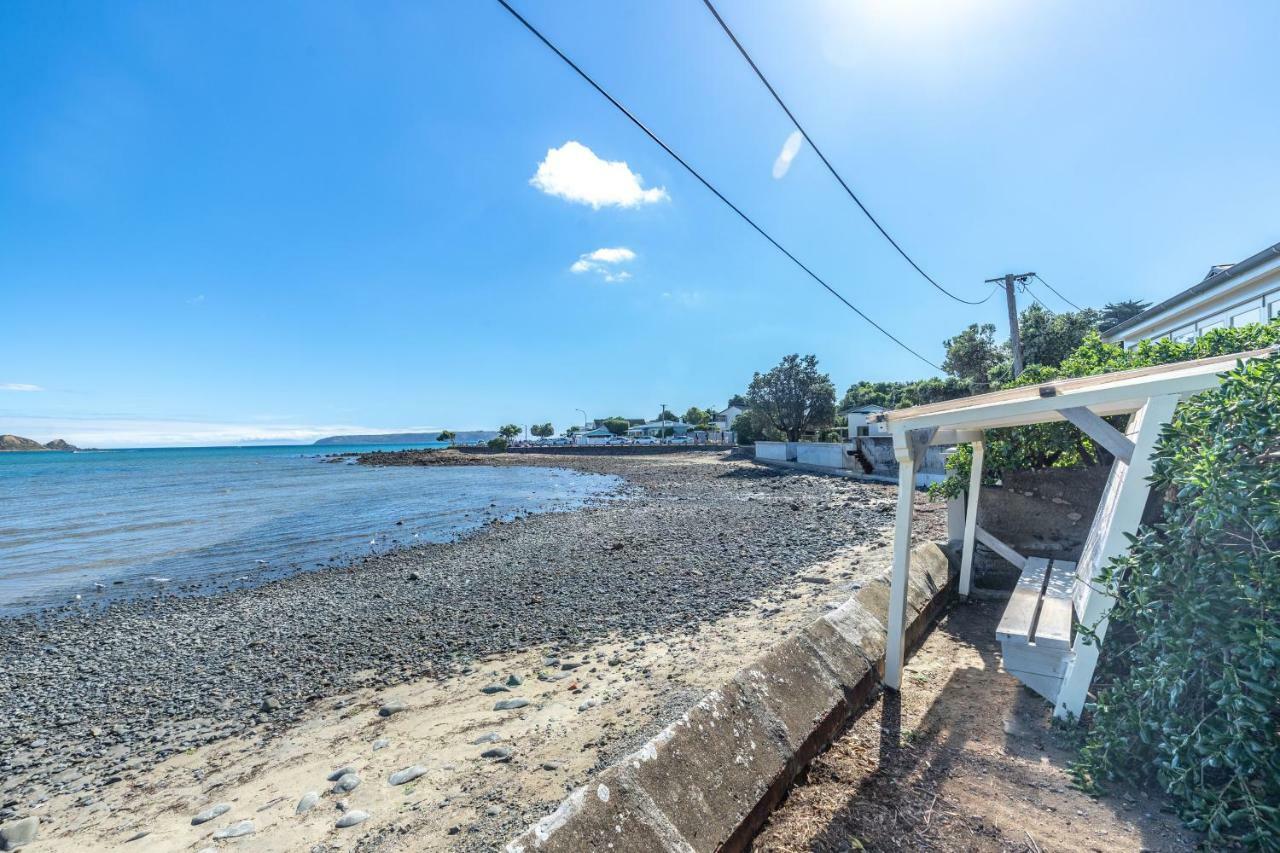 Brony'S Beachfront-Short And Long Term Stays Porirua Bagian luar foto