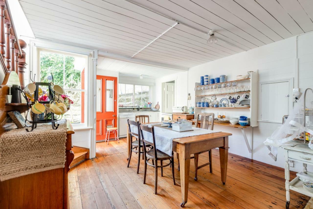 Brony'S Beachfront-Short And Long Term Stays Porirua Bagian luar foto